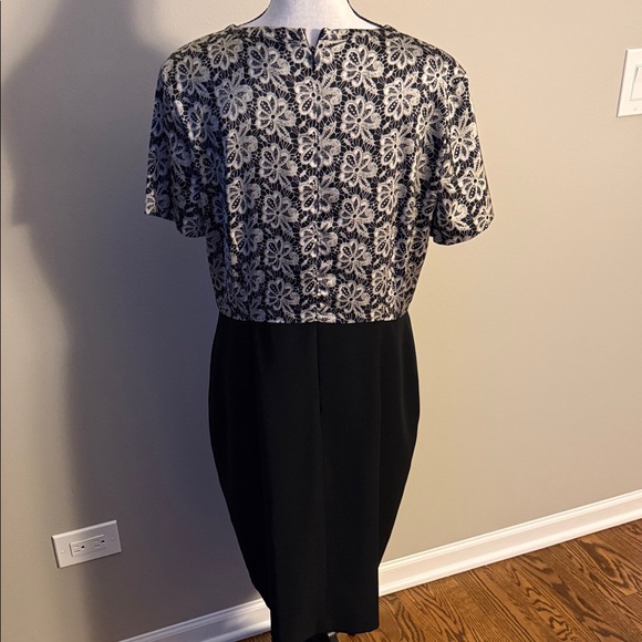 Vince Camuto Black and Cream Floral Midi Dress - Picture 2 of 4